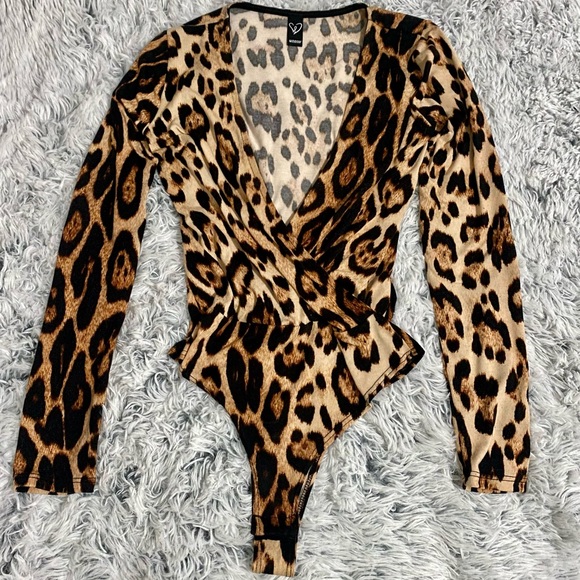 Fab and Fierce Long Sleeve Leopard Bodysuit - Picture 7 of 10